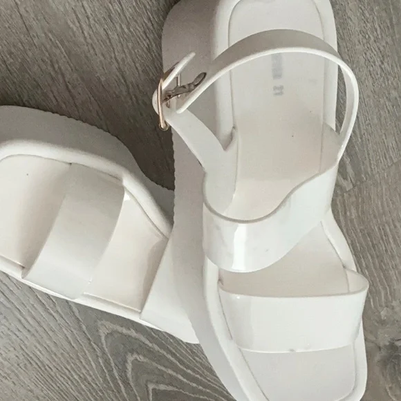 Forever 21 White Platform Shoes Minimalist Design - Picture 8 of 8